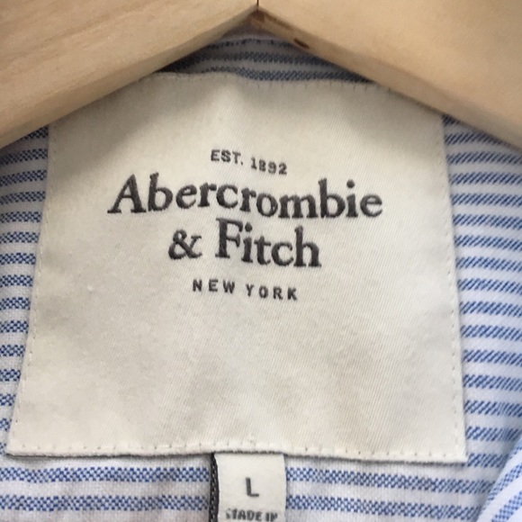 Abercrombie & Fitch Pinstripe 👕 - Picture 2 of 7